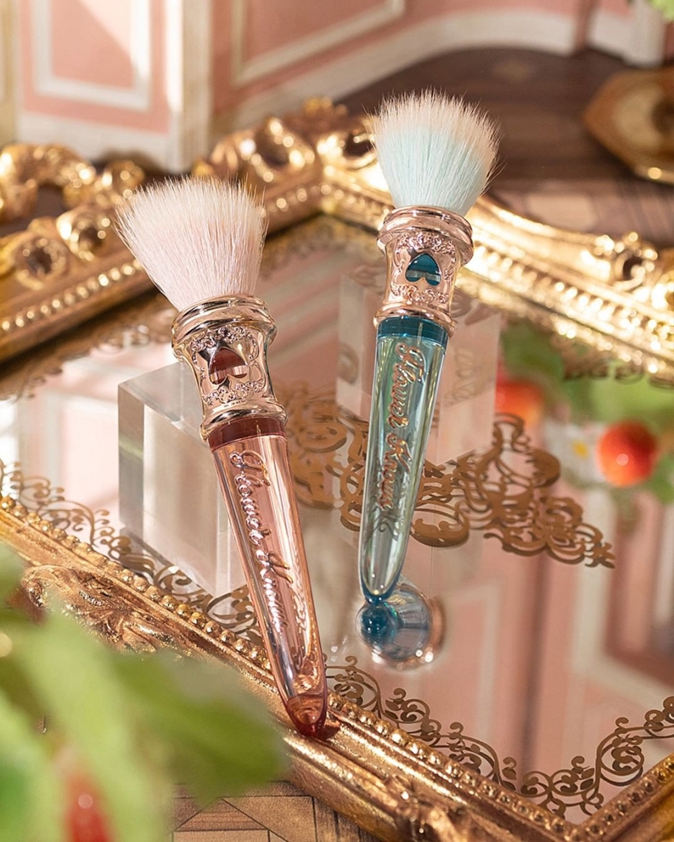 Flower Knows Strawberry Rococo Makeup Brush