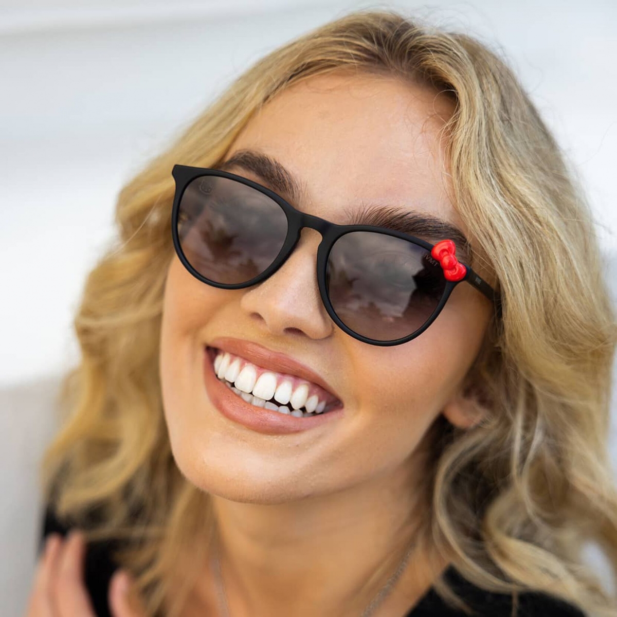 MVMT x Hello Kitty Collection - Hello Kitty Black Ingram Sunglasses