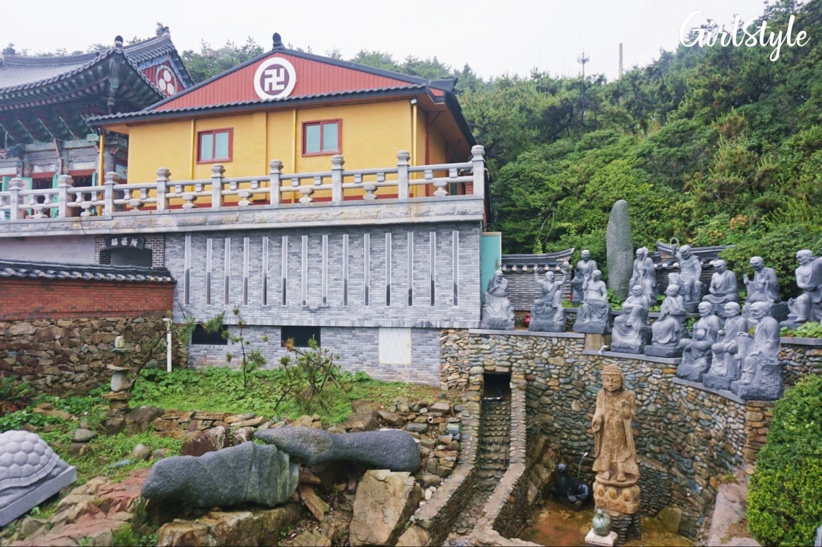 Haedong Yonggungsa Temple Busan Korea