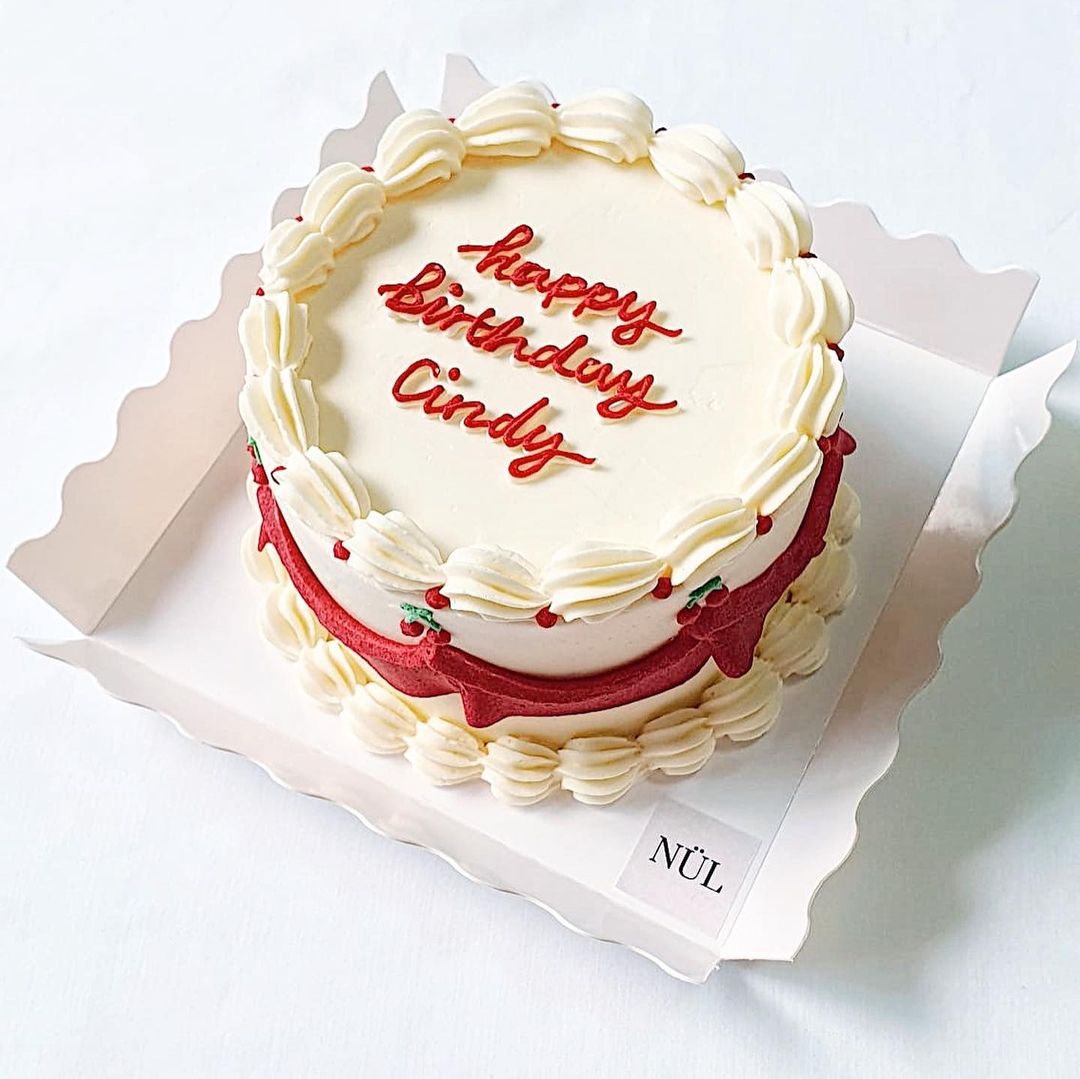 NÜL Bakery Vintage Cake