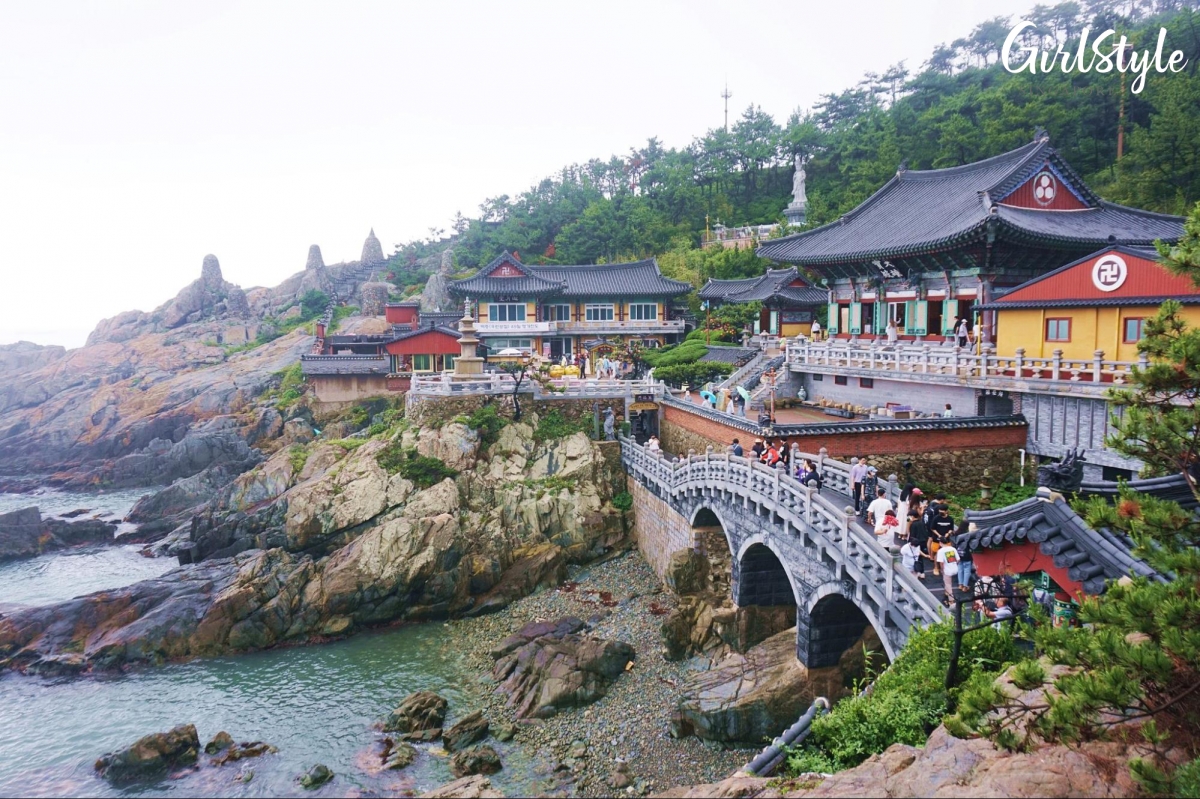 Haedong Yonggungsa Temple Busan Korea