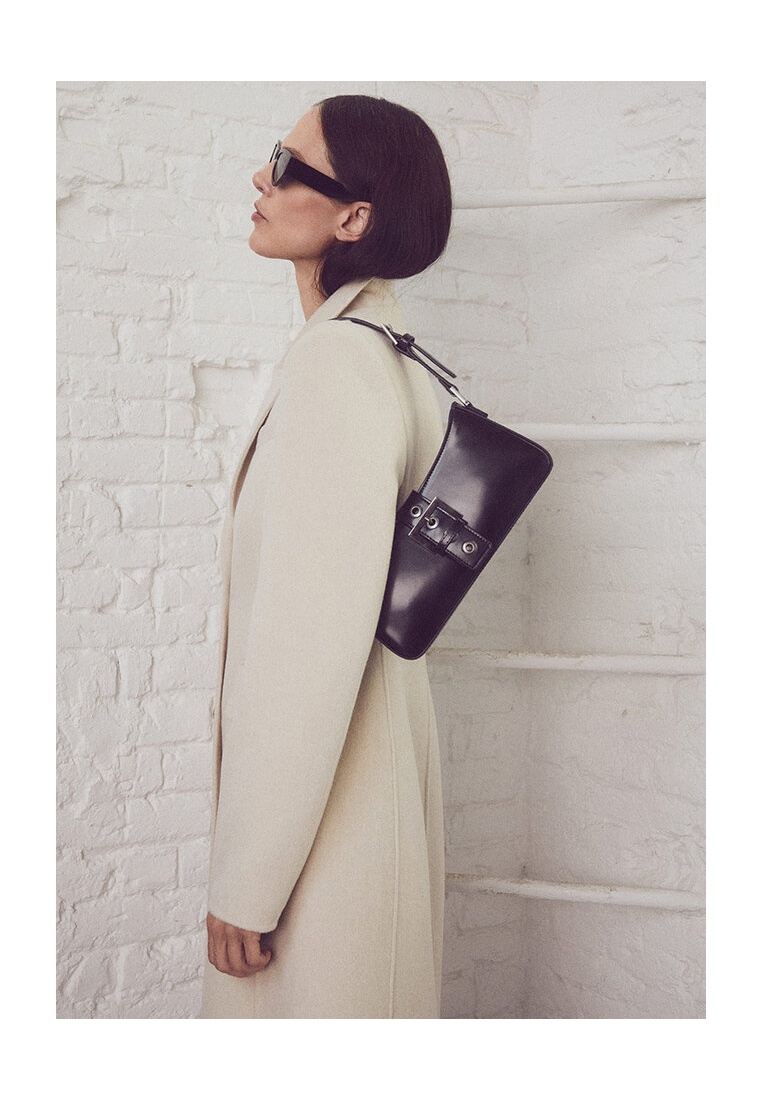 Mango Short Buckle Handle Bag