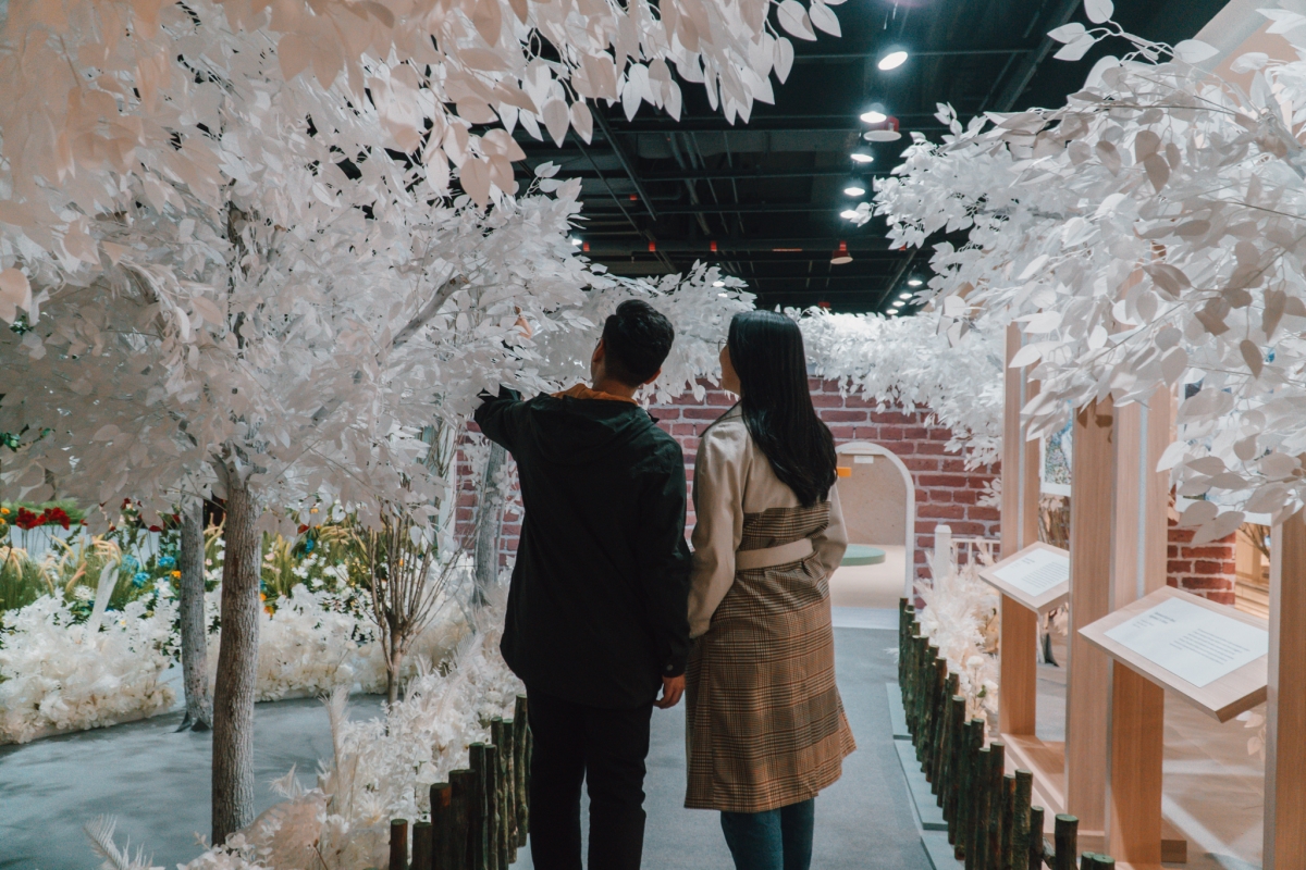 Boulevard Saint-Denis, Argenteuil, in Winter - Monet installation at Changi Airport