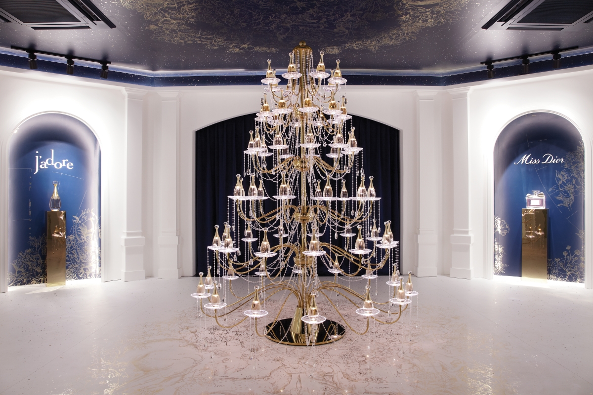 The Exceptional Chandelier - Dior Château De La Colle Noire Pop-Up