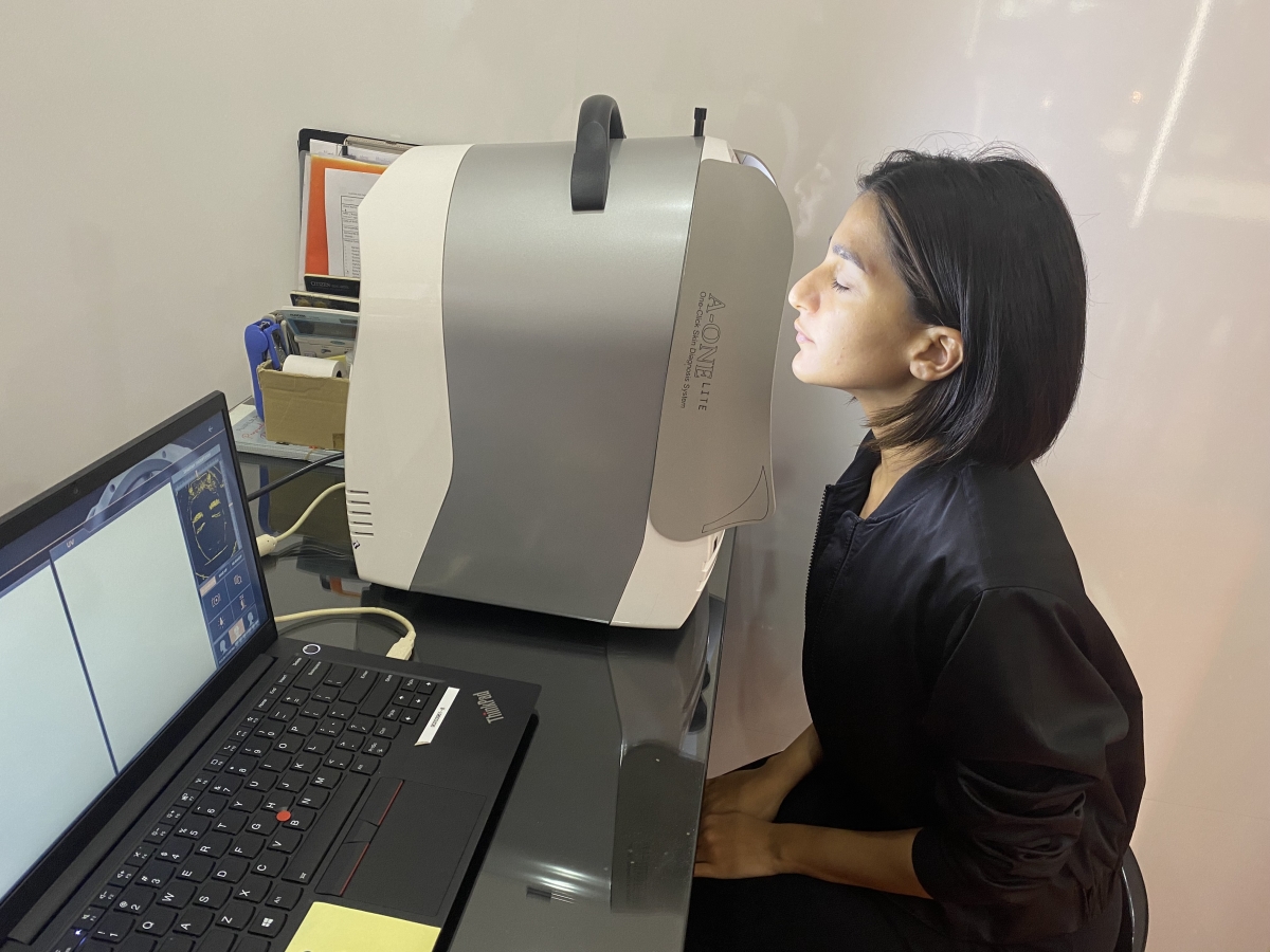 First, my skin was assessed via a digital analyser to detect areas of skin concerns such as large pores and fine lines