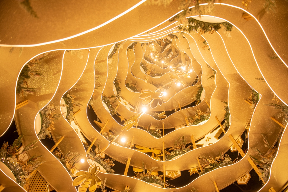 Raffles City x Guerlain Fly To The Stars Christmas Tree