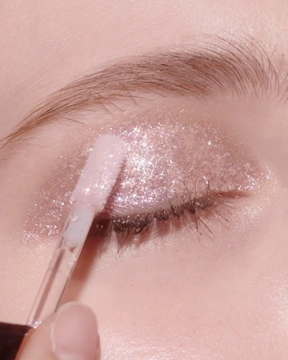 Dear Dahlia Paradise Shine Eye Sequins Eyeshadow 2022 Holiday edition in Singapore