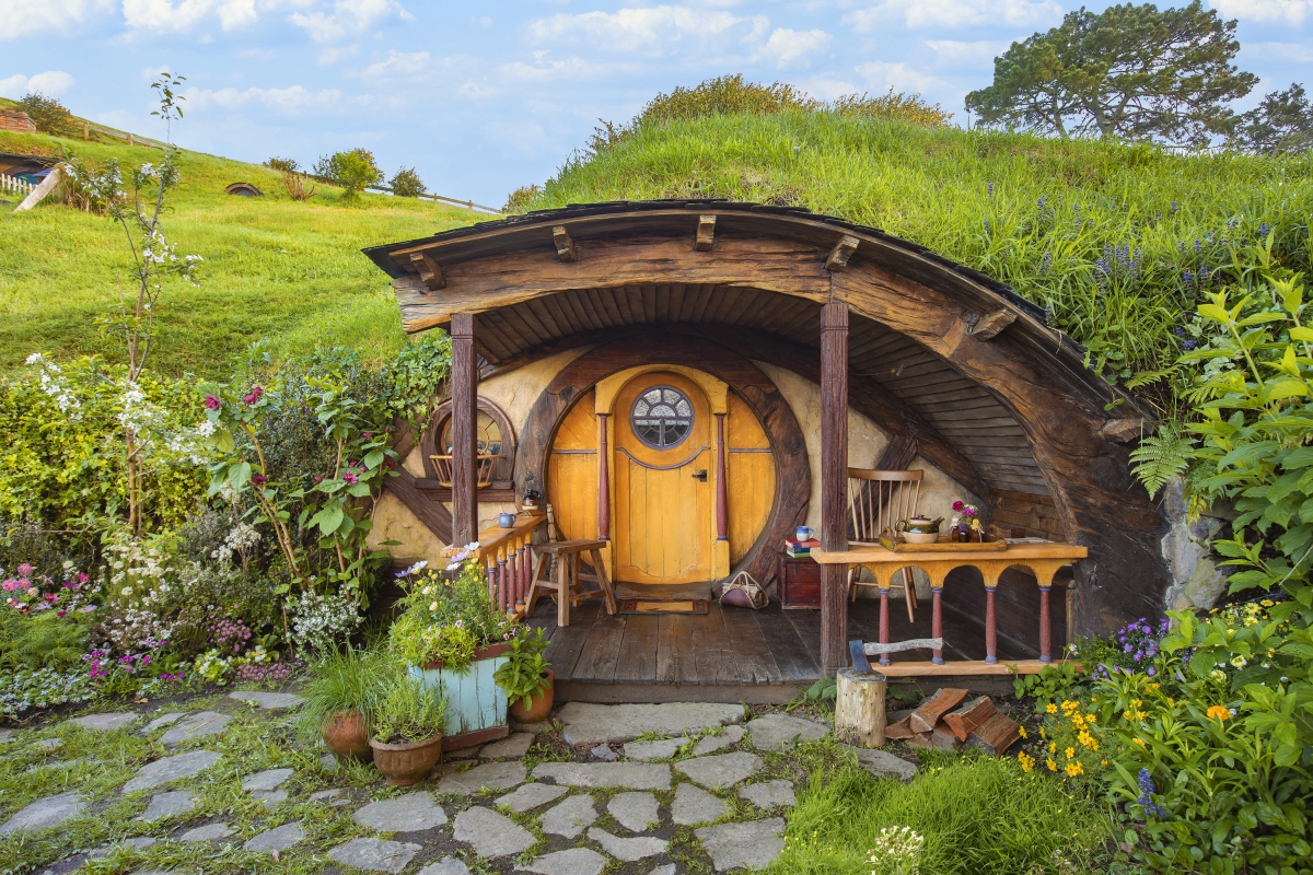 Hobbit Hole Airbnb at the Original Hobbiton Movie Set in New Zealand