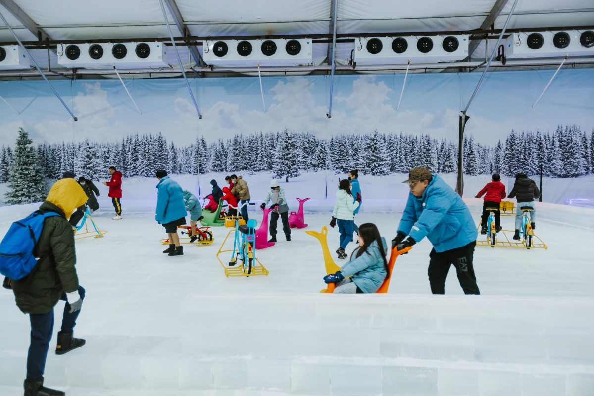 Ice cycling at Ice Magic: The Great Fantasy