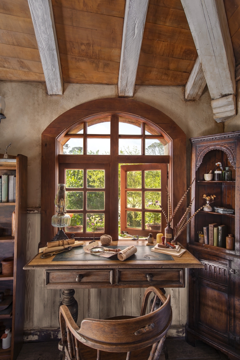 Hobbit Hole Airbnb at the Original Hobbiton Movie Set in New Zealand