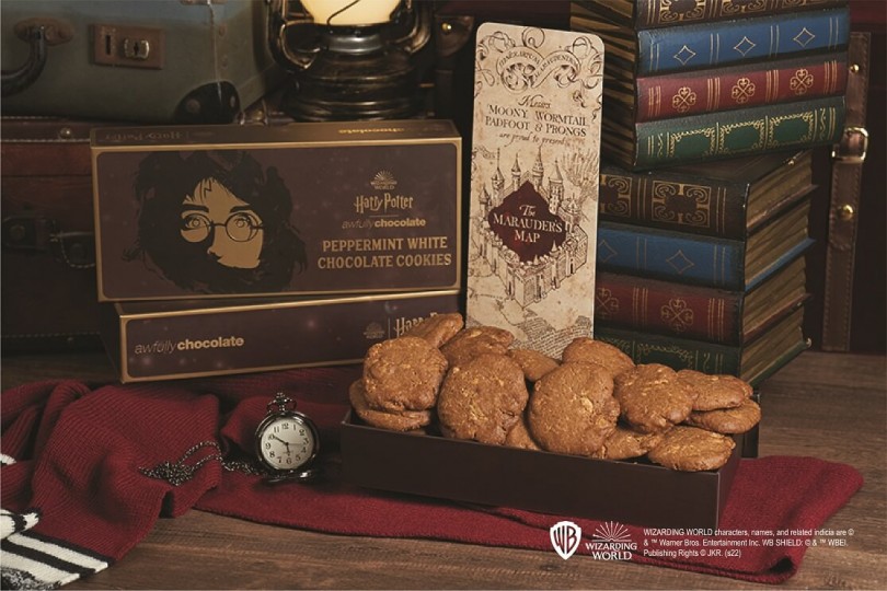 Awfully Chocolate x Harry Potter Christmas Collection - Peppermint White Chocolate Cookies