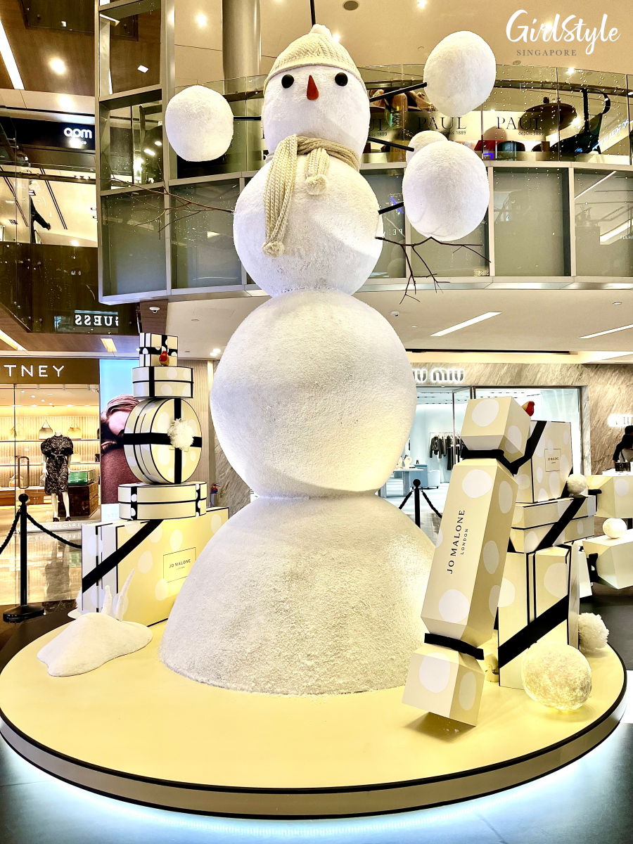 Giant snowman at Jo Malone London 2022 Christmas Pop-Up at Paragon