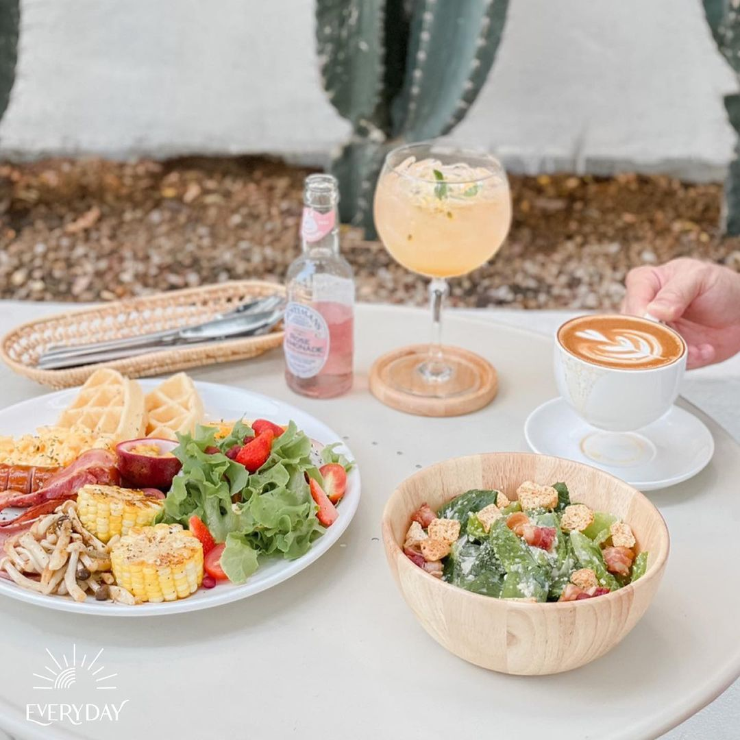 Everyday Mookrata Bangkok brunch