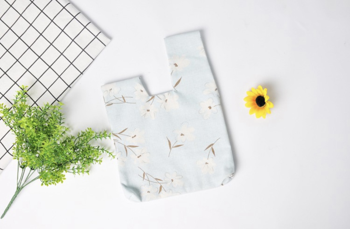 Floral Knot Wristlet Bag