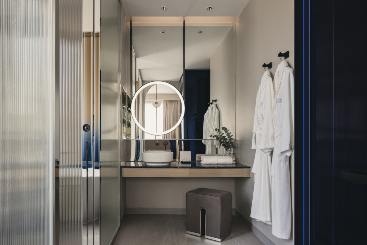 Pinnacle Suite bathroom