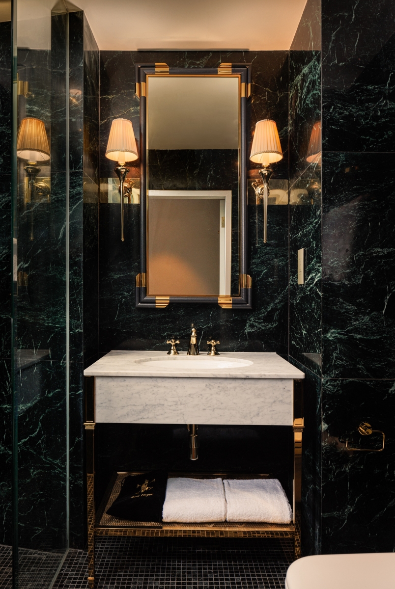 The Serangoon House hotel bathroom
