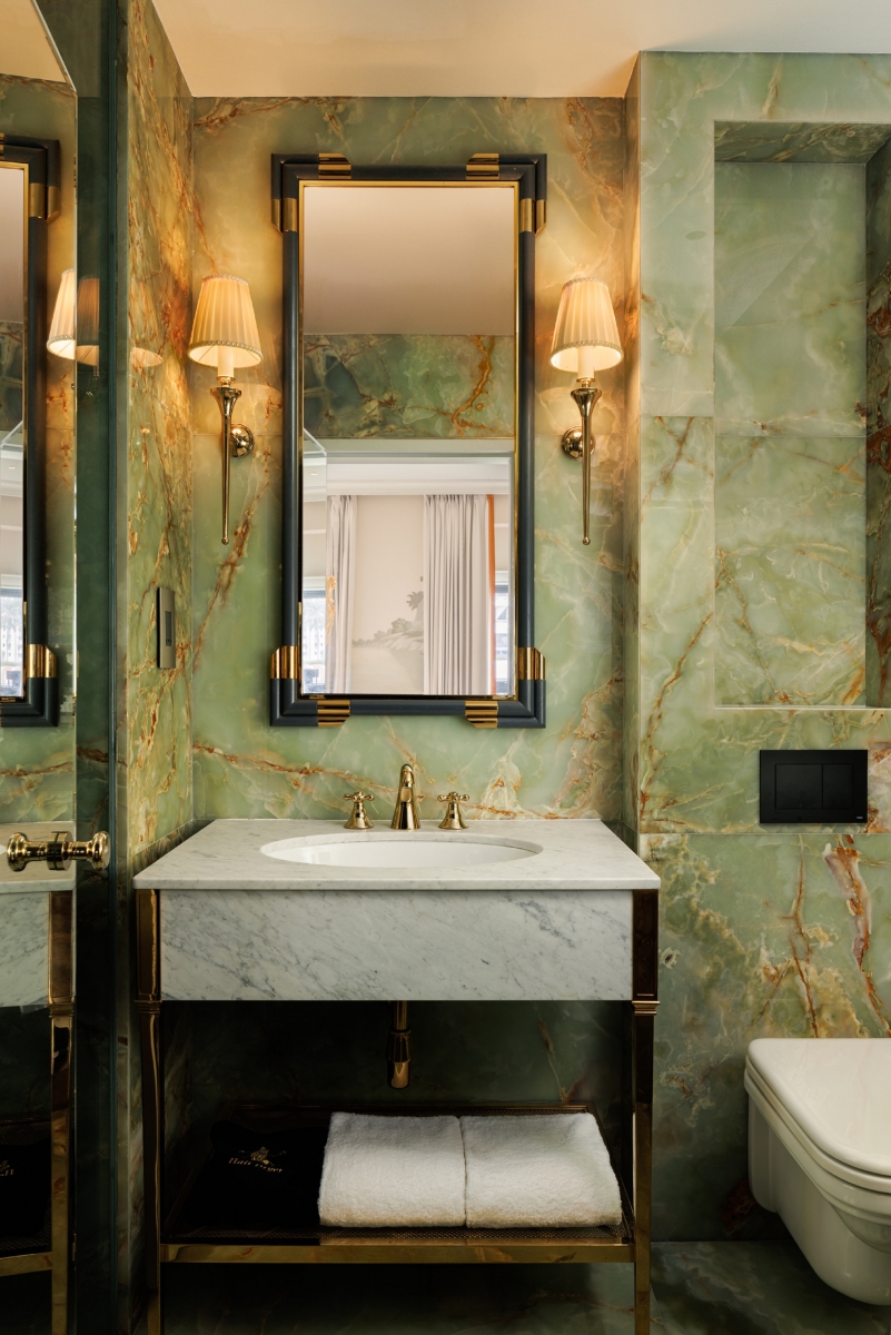 The Serangoon House hotel bathroom