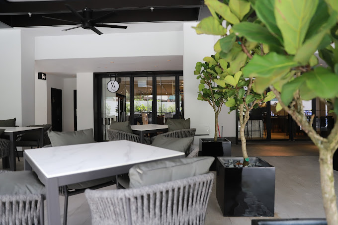 White Marble - romantic restaurant in Singapore