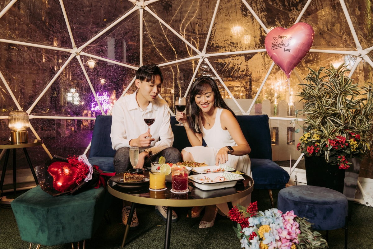 What’s more romantic than dining under the stars with your sweetheart in a cosy, private dome?
