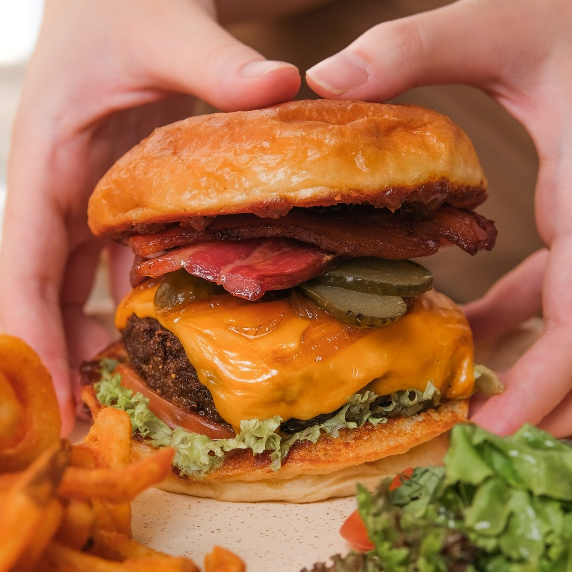 TEN+ Tenplus Singapore Burger