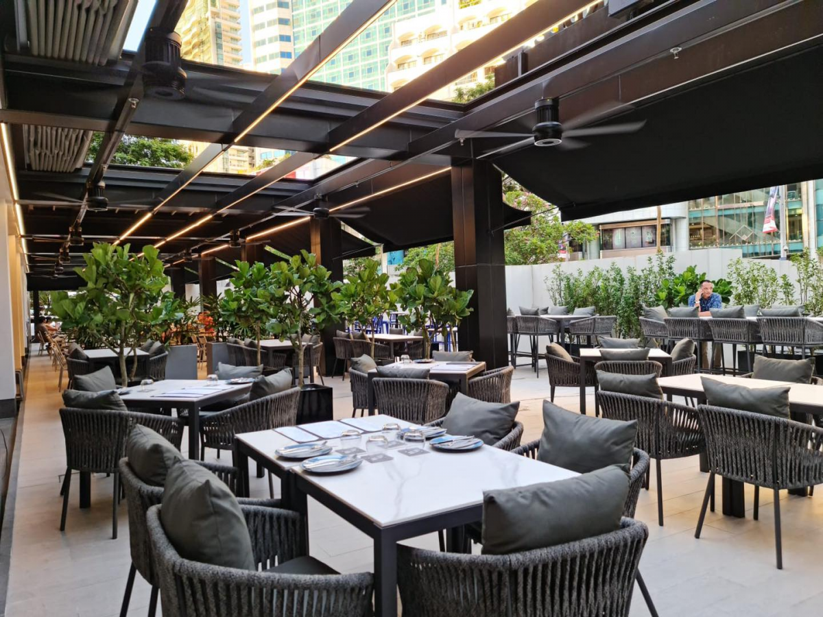 White Marble - romantic restaurant in Singapore