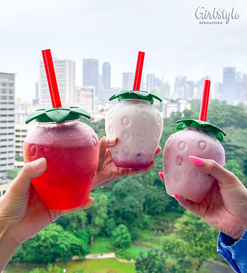 Cheers! LiHO TEA’s Be My K-Strawberry Sweetheart drink series is best enjoyed with friends and your loved ones.