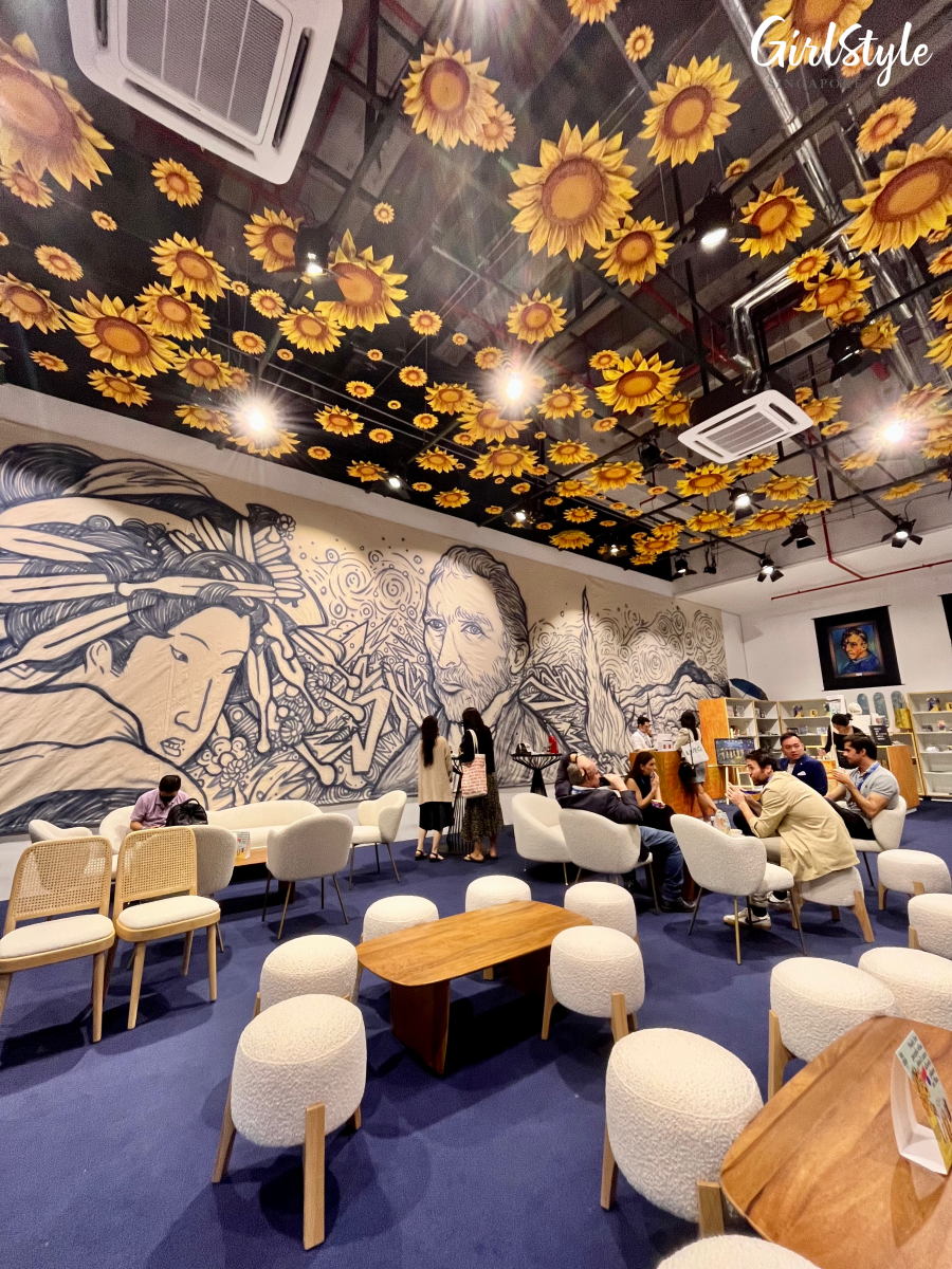 Van Gogh-themed cafe