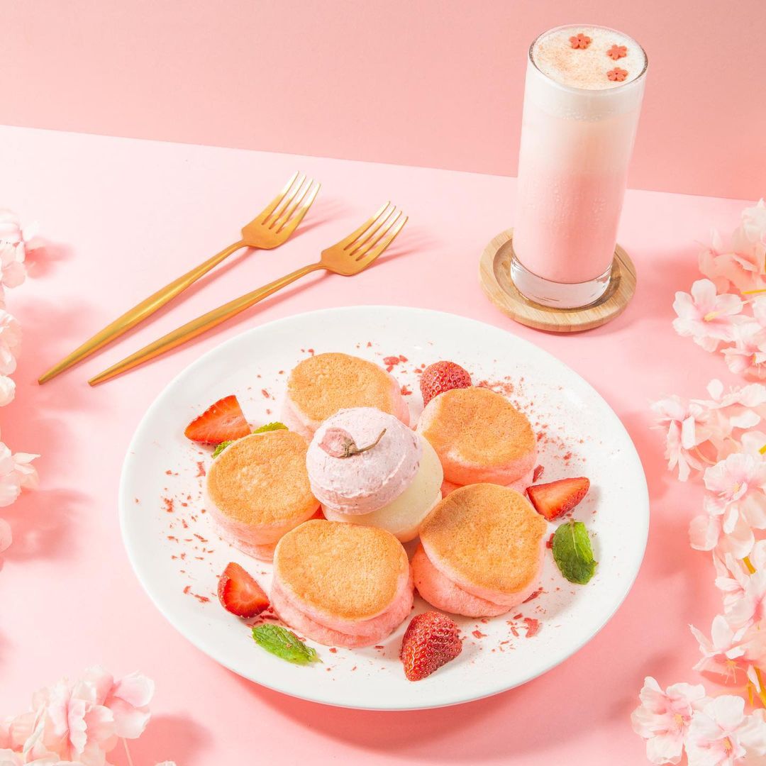 Petite Sakura Soufflé Pancakes at FLIPPER'S Singapore