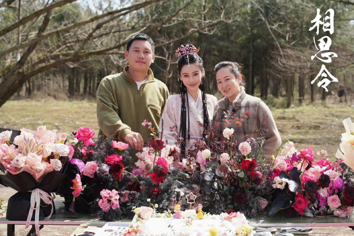 Angelababy celebrates 34th birthday with crew of drama series 'Everlasting Longing'