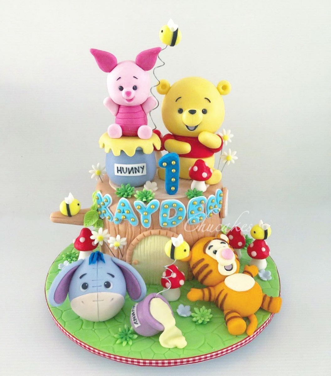 Winnie-the-Pooh cake in Singapore by Chucakes