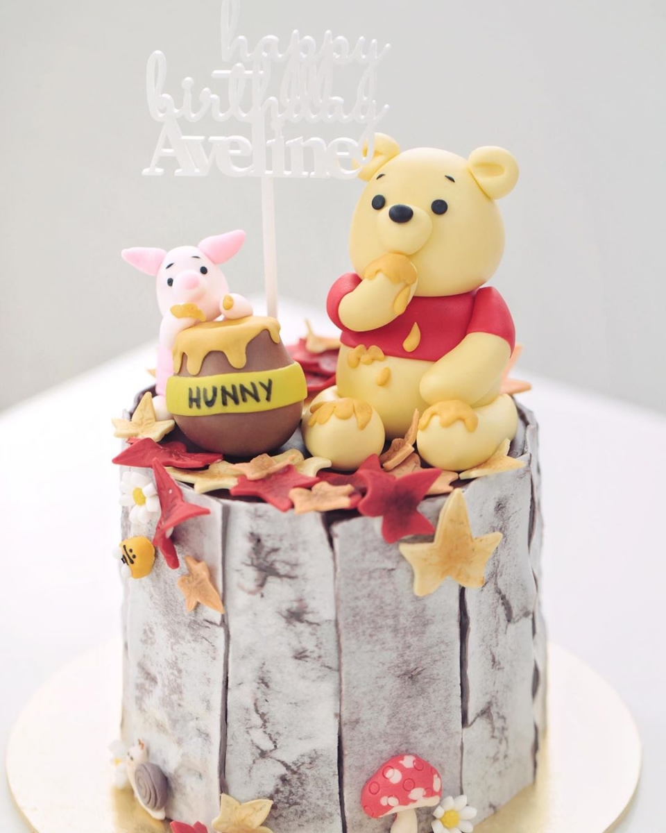 Winnie-the-Pooh cake in Singapore by Kaeleigh Cakes Co