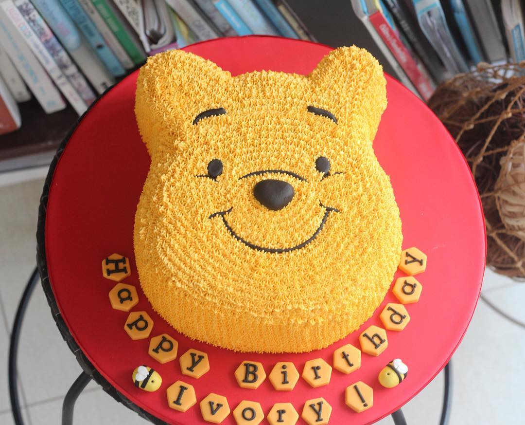 Winnie-the-Pooh cake in Singapore Cloud9 Bake Shop