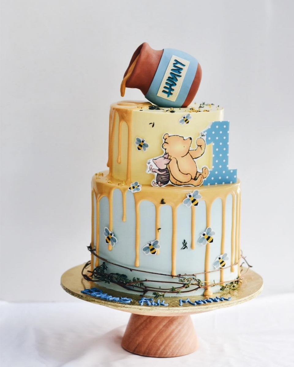 Winnie-the-Pooh cake in Singapore by Zee & Elle