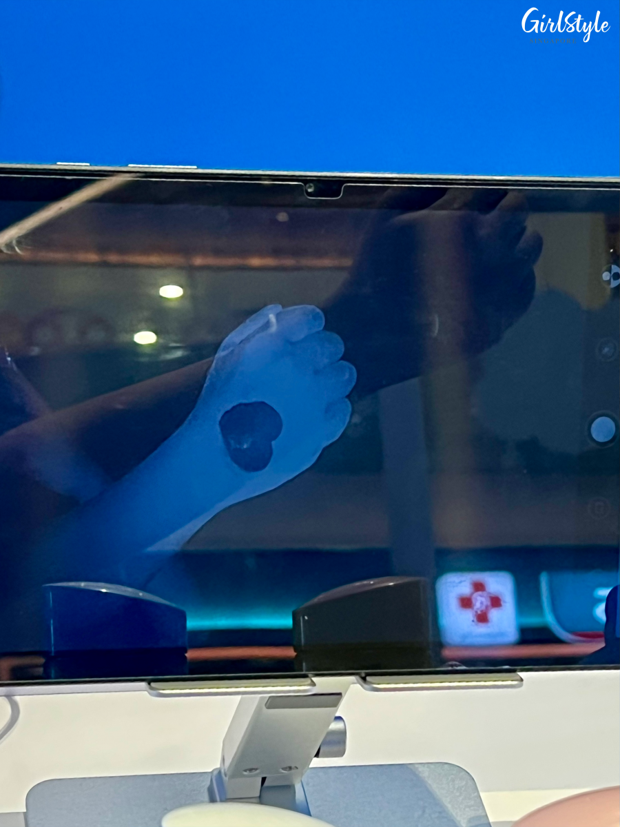 UV Camera at the Doraemon x ANESSA Pop-Up at ION Orchard