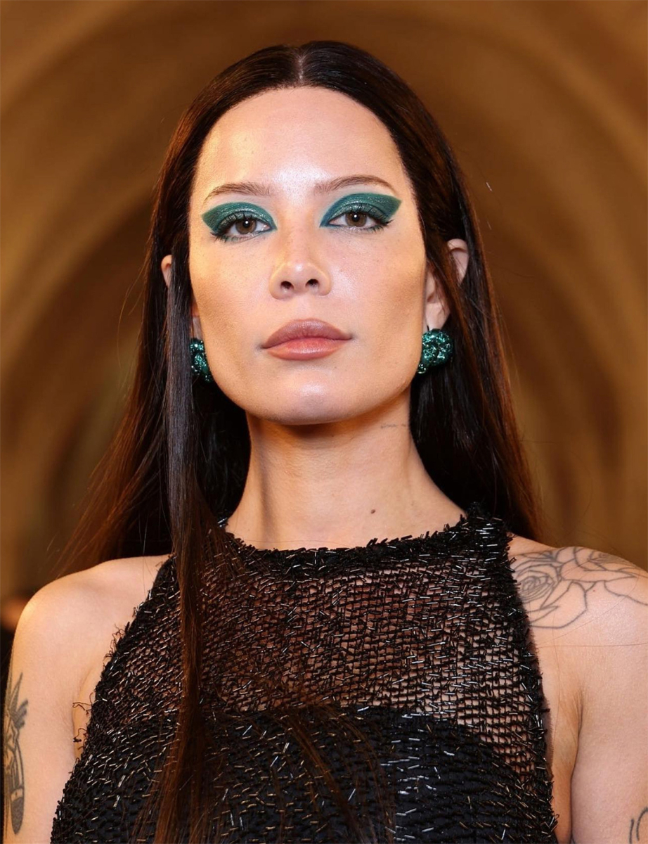Halsey wearing the futuristic eyeshadow look