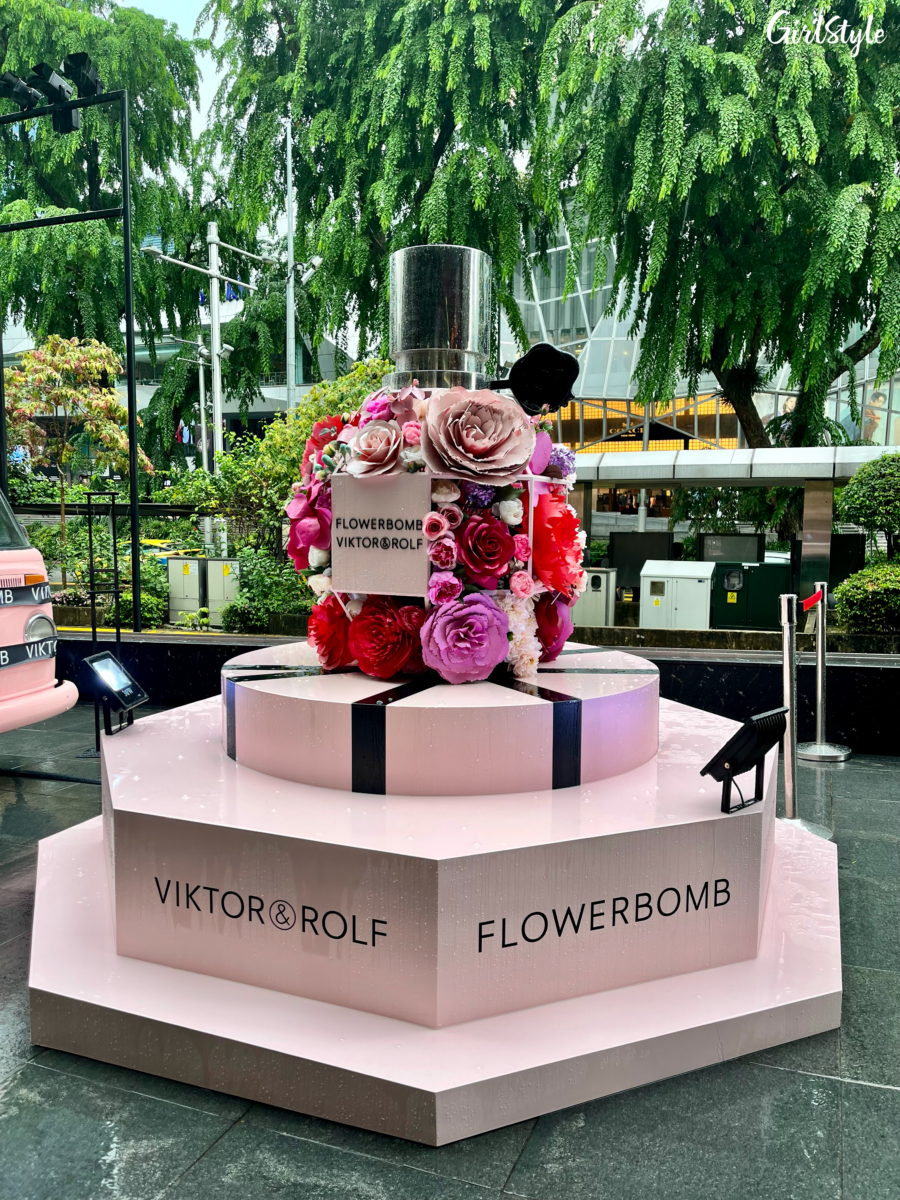 Viktor & Rolf Flowerbomb pop-up photo spot