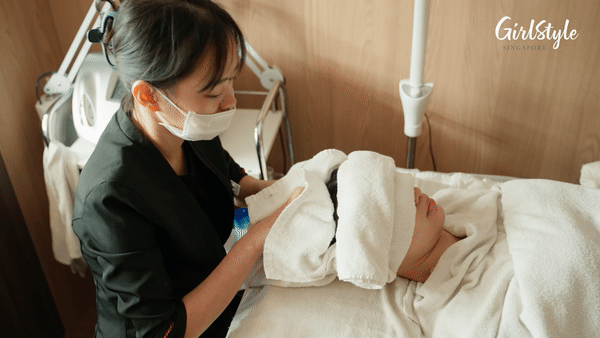 A scalp massage, one of the many relaxing massages included in my facial