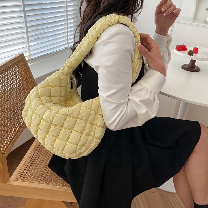 Cloud-Shaped Shoulder Bag With Zip