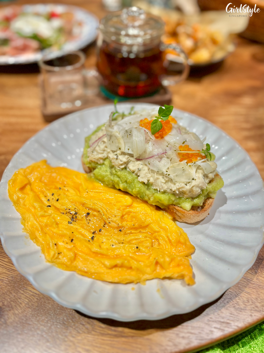 Crab Avo at Surrey Hills Grocer Raffles City