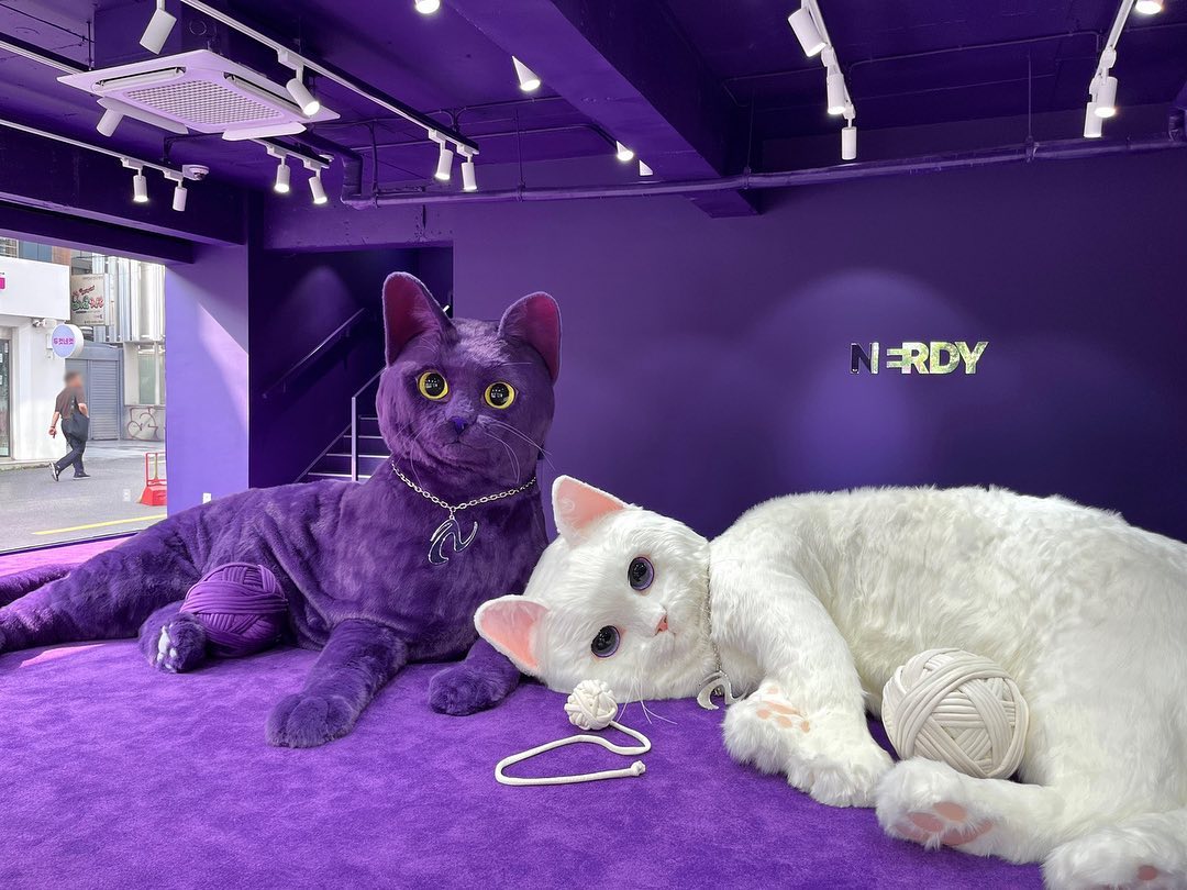 Giant cats at the NERDY Flagship Store