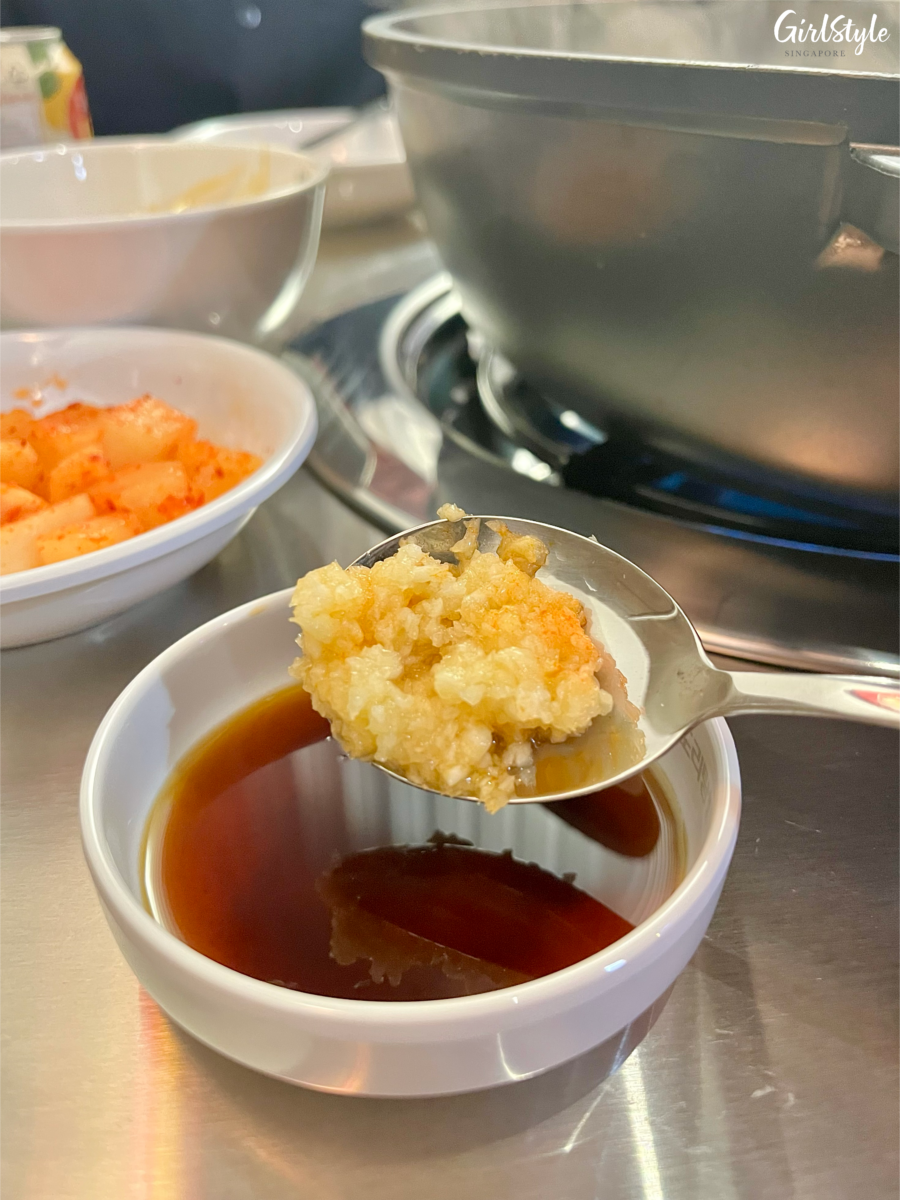 Dipping sauce with garlic