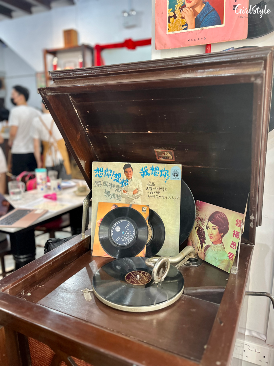 Retro decor at Great Nanyang