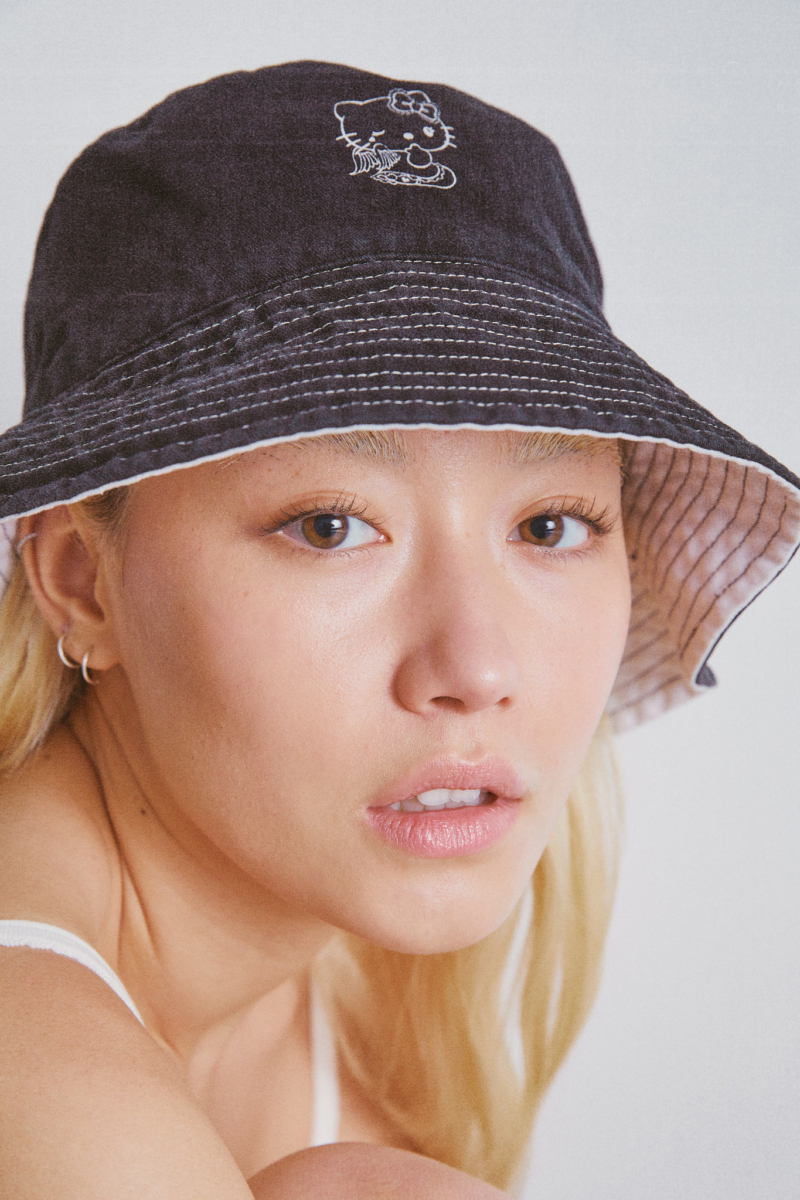 Y2K Kitty bucket hat