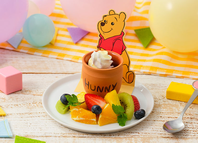 Winnie-the-Pooh-themed Frozen Yoghurt in honey pot