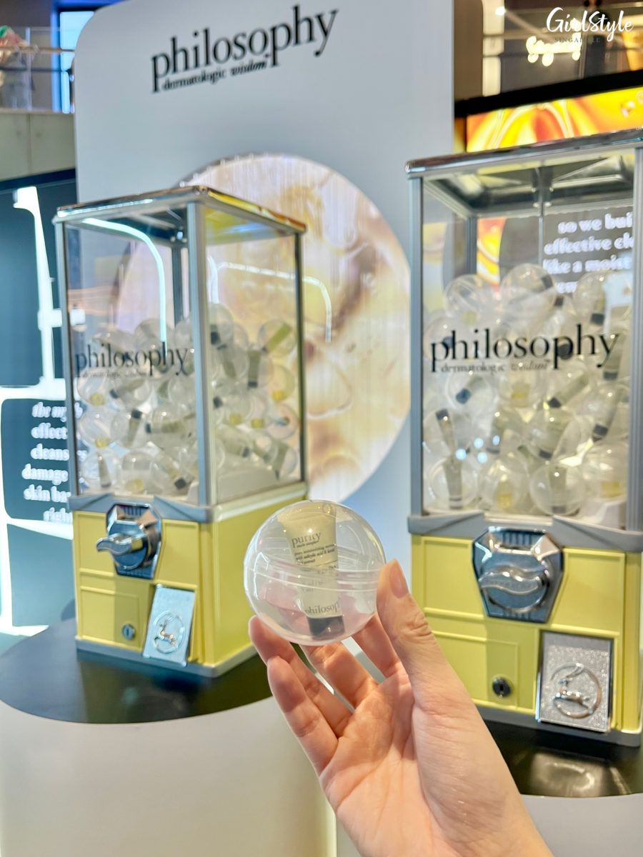 Capsule machine with skincare samples at philosophy Pop-up @ ION Orchard