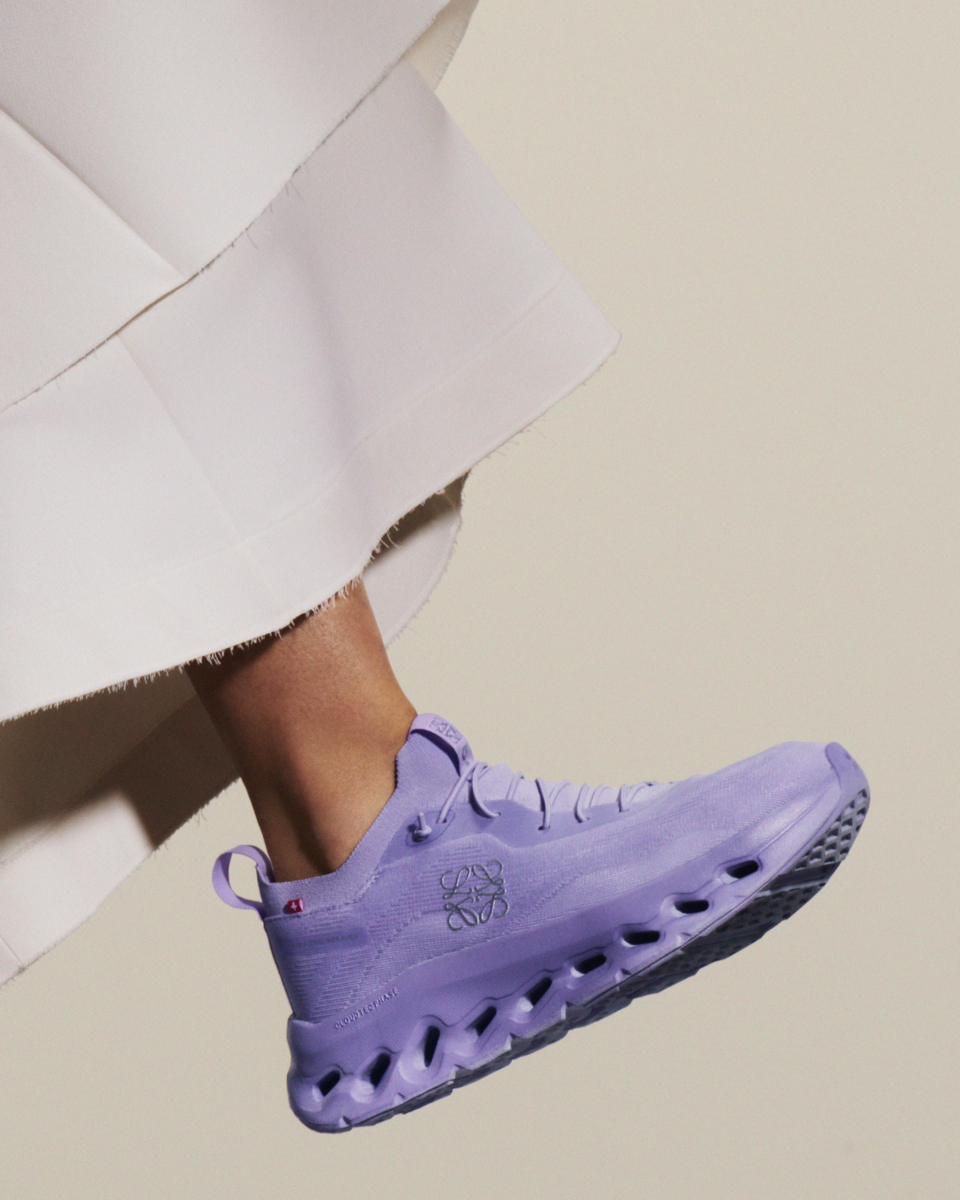 LOEWE X ON- CLOUDTILT in Purple Rose