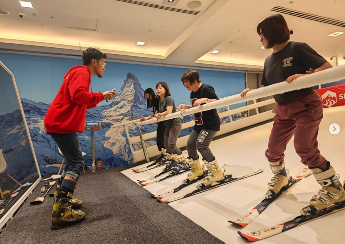 Classes at the Singapore Ski and Snowboard Academy