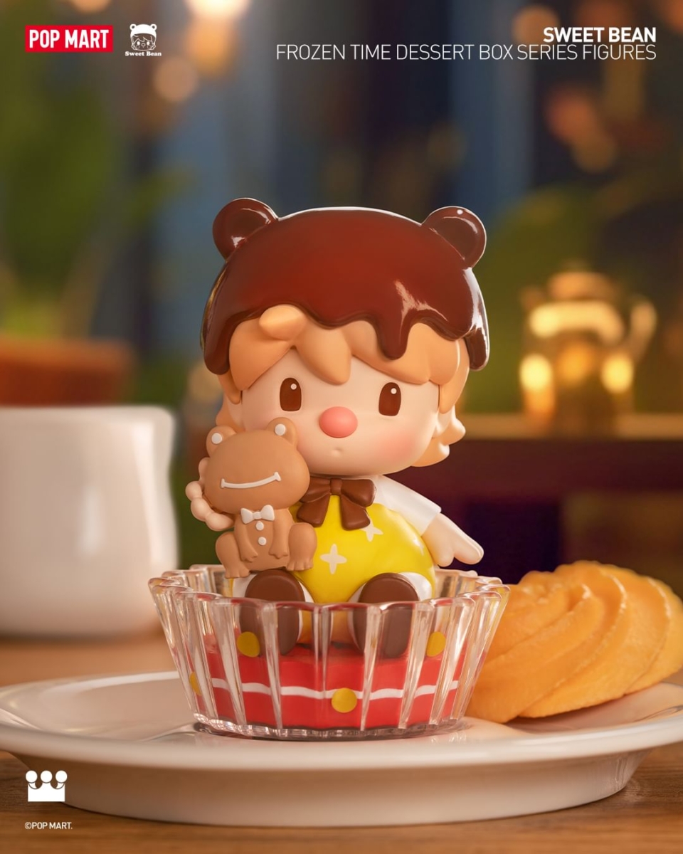 Sweet Bean Frozen Time Dessert Box Series Figure - Red Velvet Cupcake