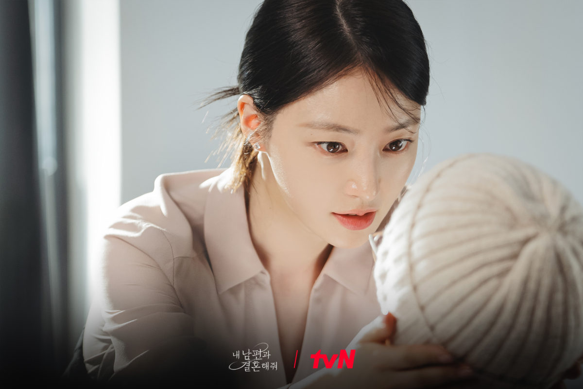 Song Ha-yoon in a scene from Marry My Husband