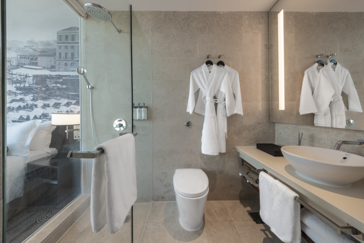 The Robertson House Suite